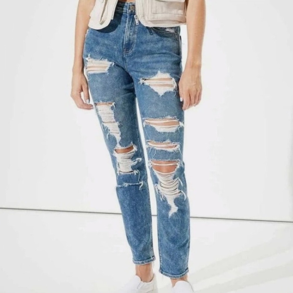 AE high-rise distressed Mom jeans